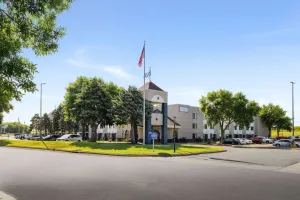 Image of Baymont by Wyndham Shakopee
