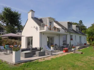Image of Comfortable Holiday Home With Partial sea Views, Douarnenez-treboul