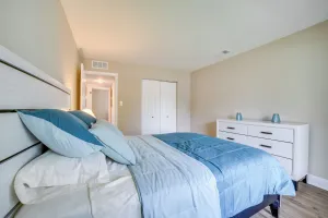 Image of Renovated Munster Condo - 15 Mi to Lake Michigan!