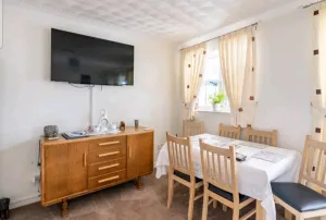 Image of Spacious 3bed semi/Gamesroom/Drive/10mins to City