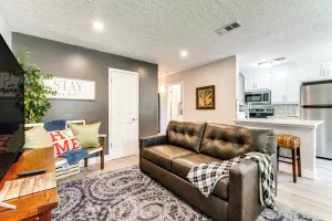 Image of 2 Mi to Texas A&m: Pet-friendly Duplex w/ Yard!