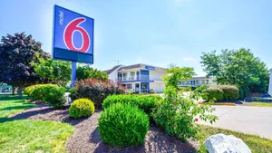 Image of Motel 6-Windsor Locks, CT - Hartford