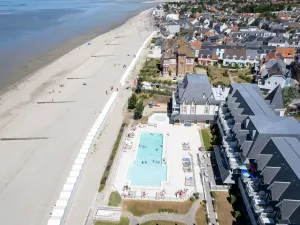 Image of Flat on the Beach With Pool in Le Crotoy