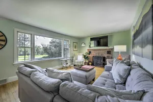 Image of Hampton Quiet Corner Cottage with Fireplace and Yard