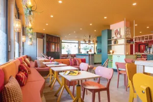 Image of PAUL & PIA - Welcome Home Hotel