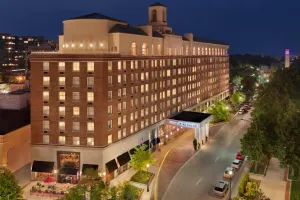 Image of Hilton Orrington / Evanston