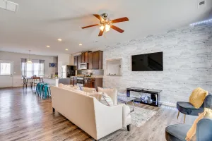 Image of Union City Townhome: 17 Mi to Downtown Atlanta!