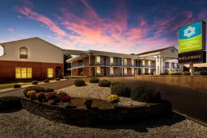Image of SureStay Hotel by Best Western Bardstown General Nelson