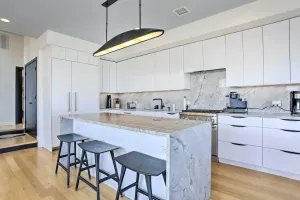 Image of Luxury Long Beach Villa with Ocean Views!