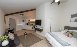 Image of Cozy studio 6min to Huntsville Botanical Gardens
