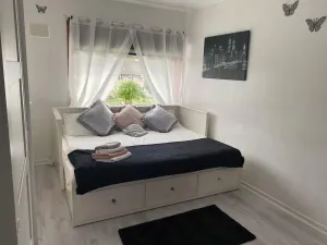 Image of Impeccable 3- Bedroom House in Kirkcaldy