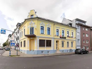 Image of Deluxe Apartment in Oberhausen with Breakfast