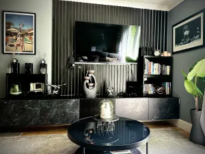 Image of Stunning Luxury Croydon Apartment Gatwick Airport close