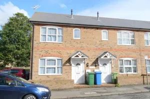Image of 2-bedroom House Near Town With Superfast Wi-fi
