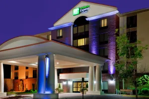 Image of Holiday Inn Express & Suites Chesapeake by IHG