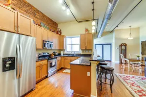 Image of Downtown Louisville Escape: Perfect for Events!