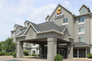 Image of Comfort Inn & Suites St Paul Northeast