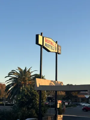 Image of ROYAL MOTEL TRACY