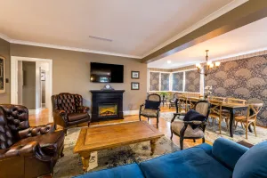 Image of Hedge House - luxury, space, style, great location