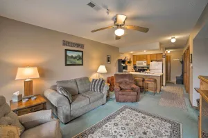 Image of Condo w/ Pool Access - 2 Mi to Silver Dollar City!
