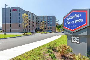 Image of Hampton Inn & Suites Boston/Waltham