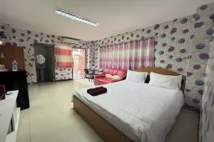 Image of Green Place 107
