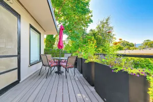 Image of Grants Pass Getaway with Expansive Deck!