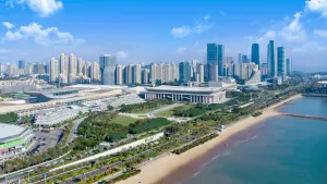 Image of Xiamen International Seaside Hotel -Hotel corridor leads to the stone exhibition hall