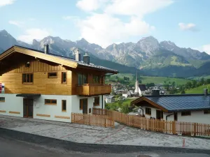 Image of Stunning Holiday Home With Balcony, Ski Storage, Parking