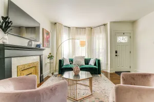 Image of Historic Buffalo Row House Near Delaware Park