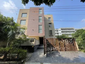 Image of Saltstayz Select - Galleria Market & Golf Course Road