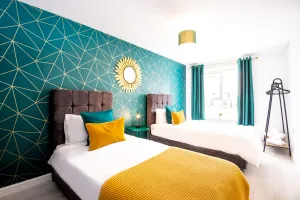 Image of Spacious 5 Bedroom Home Hosted By MCR Dens