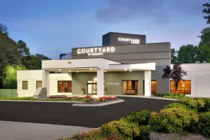 Image of Courtyard by Marriott Charlotte Airport LoSo