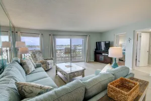 Image of 554 El Matador 1 Bedroom Condo by RedAwning