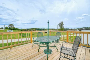 Image of 3 Mi to Green River Lake: Quiet Farmhouse w/ Yard