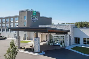 Image of Holiday Inn Express & Suites Ludington by IHG