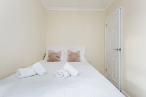 Image of Blackberry - Stylish Self-Contained Flats in Soton City Centre
