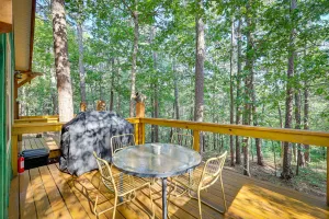 Image of Pet-Friendly Eureka Springs Rental with Private Deck