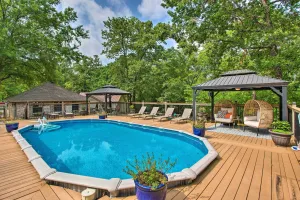 Image of Happy Trails Hideout with New Bunk House and Hot Tub!