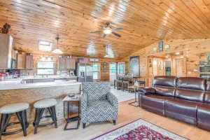 Image of Picturesque Phoenix Vacation Home on Oswego River!