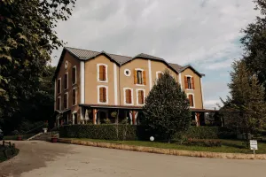 Image of Logis - Hotel Restaurant du Parc