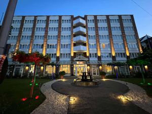 Image of Best Western Plus Delta Park Hotel