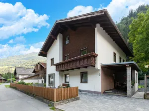 Image of Spacious Apartment With Balcony
