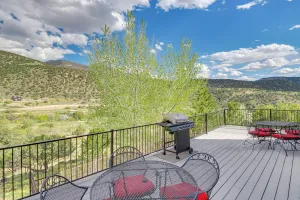 Image of Rustic Sterling Cabin Walk to Palisade Lake!
