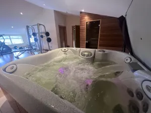 Image of Captivating 2 Bed Apartment in Newhouse