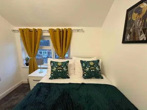 Image of 3-Bed Home Sleeps 8 Ideal for Large Groups