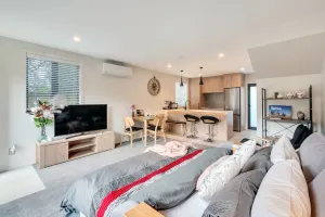 Image of Beautifully Styled 2BR w 2 Carparks & Aircon