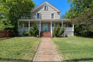 Image of Captains Quarters by the Bay cottage