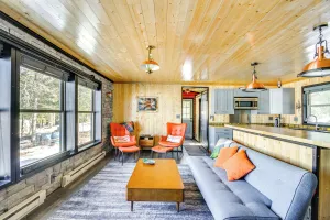 Image of Lakefront Cabin on Lake Vermilion: Dock, Boat Lift