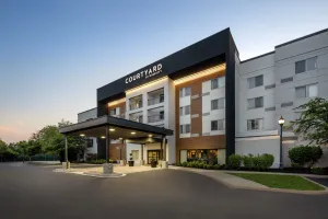Image of Courtyard Edison Woodbridge
